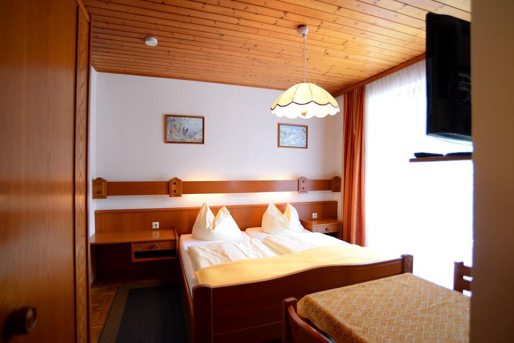 Gasthof Waldemar Hermagor-Pressegger See Room photo